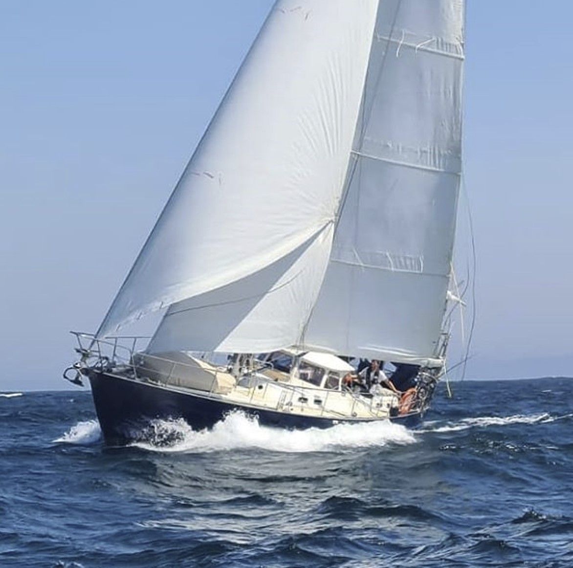 De Blue Beryl onder vol zeil